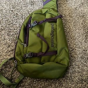 Patagonia Atom sling bag